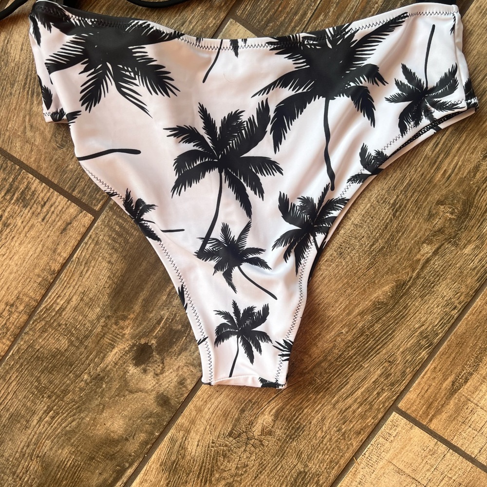 Swimsuit - Picture 6 of 6